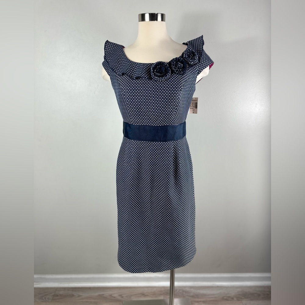 Dress Barn Navy White Rose Detail Neckline Dress Size 4 NWT Rose Embroidered